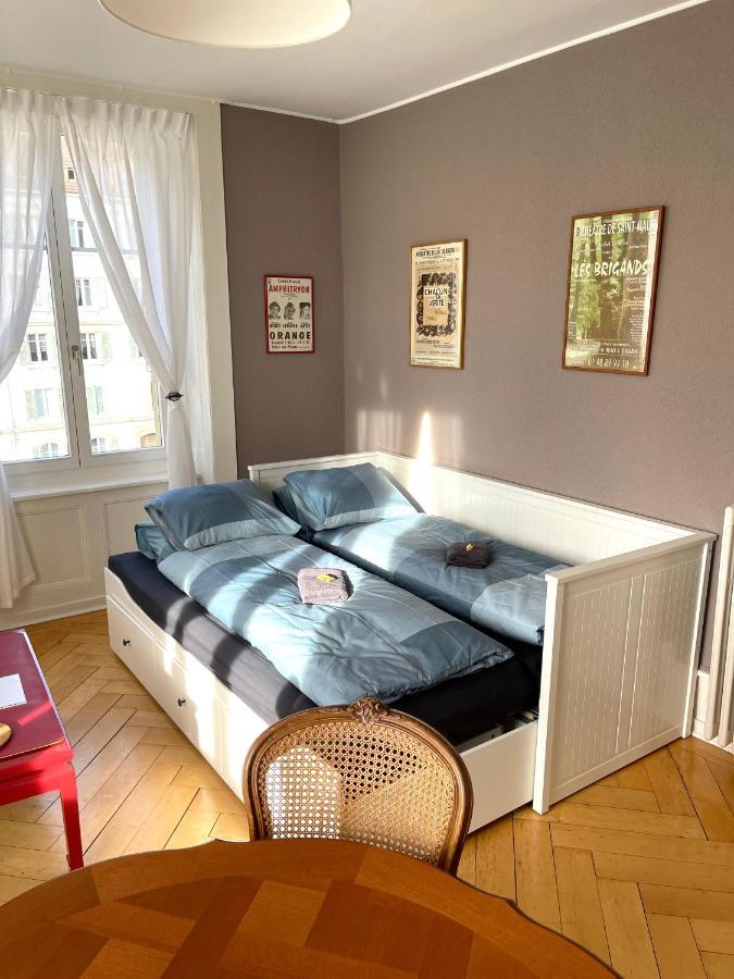 Le Locle : Bel Appartement Chaleureux Exterior photo