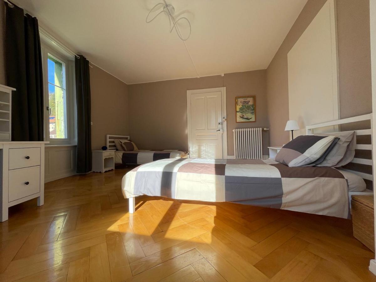 Le Locle : Bel Appartement Chaleureux Exterior photo